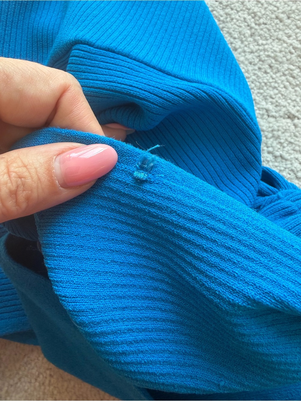 New ASTr the label Blue One-Shoulder Ribbed Tank Brie sweater top  sz L - Picture 3 of 9